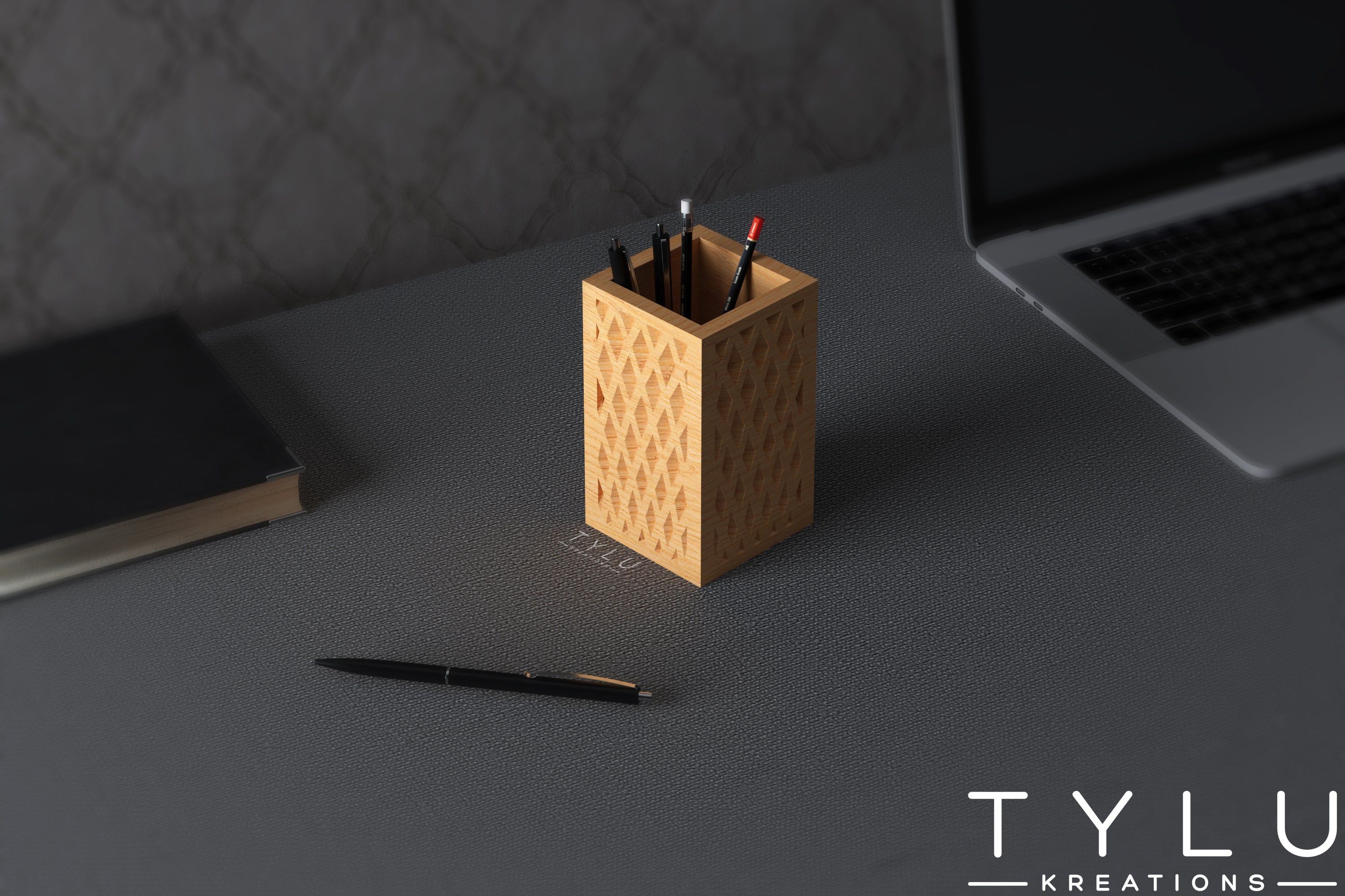 Diamond Pen Stand